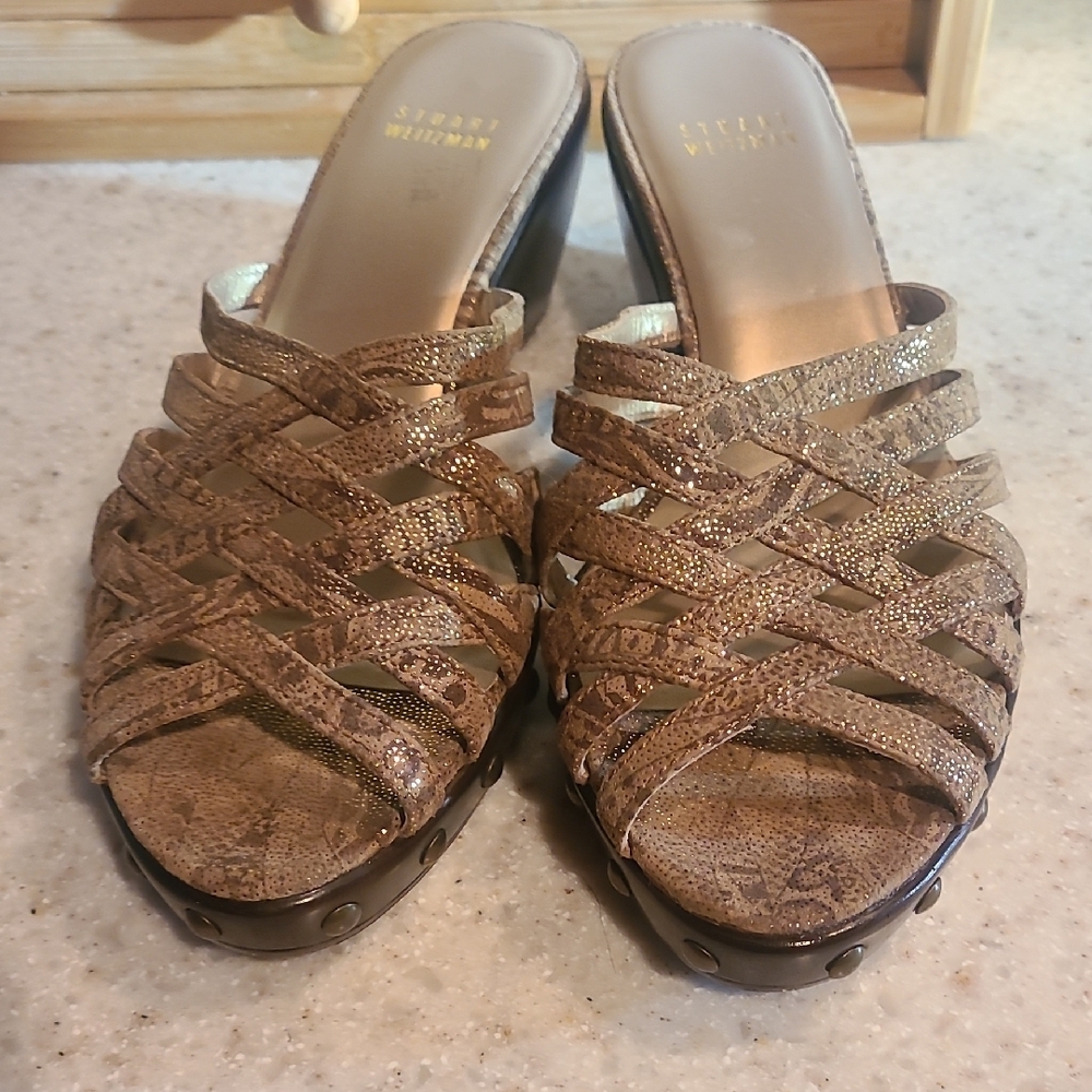 Stuart Weitzman Brown Mules with Woven Design - Picture 2 of 9